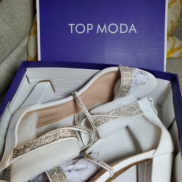 White Top Moda Heels - Picture 4 of 4